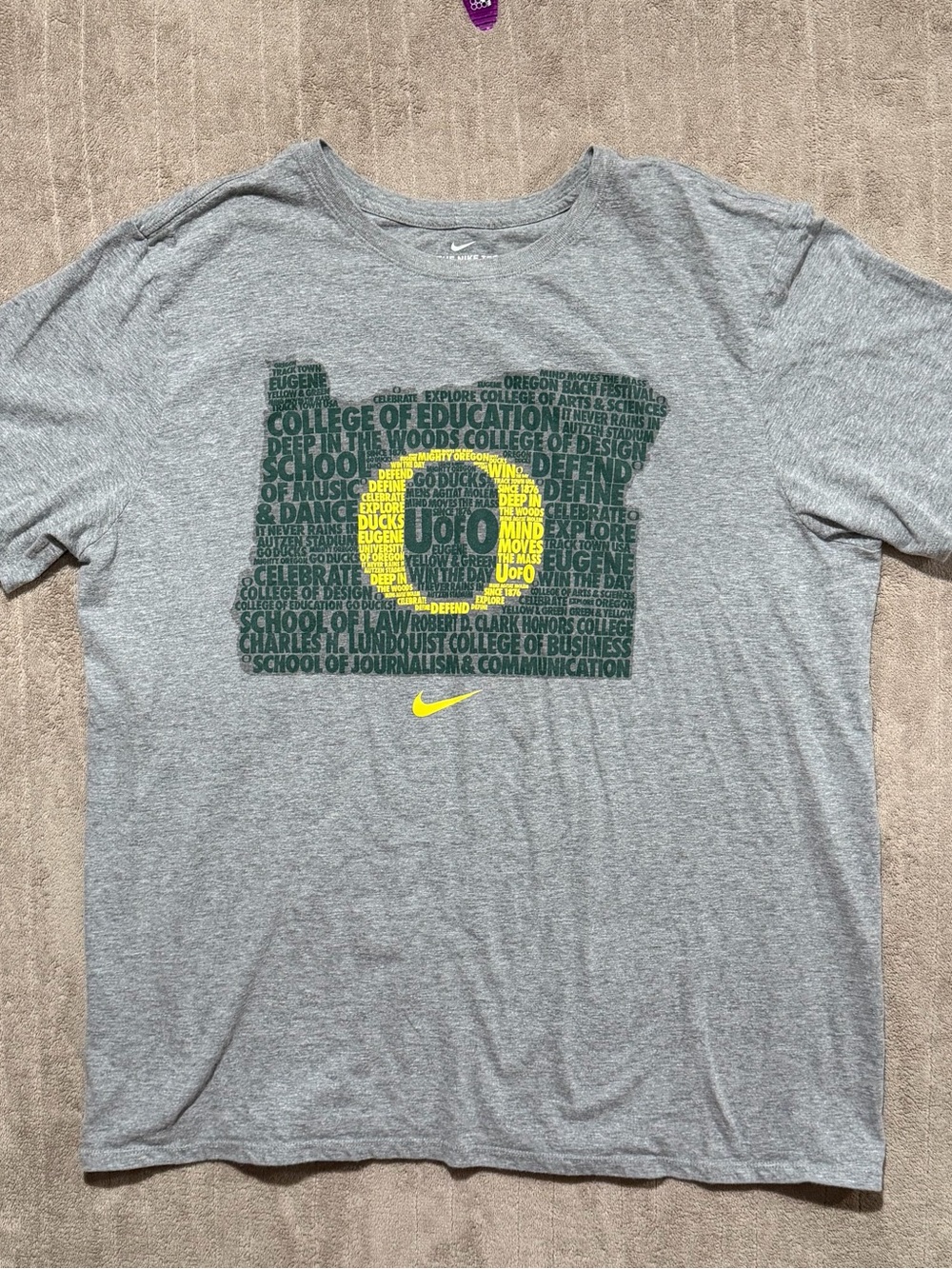 Oregon Ducks NCAA Nike Heather Grey Green Center Swoosh Athletic T-Shirt Mens XL